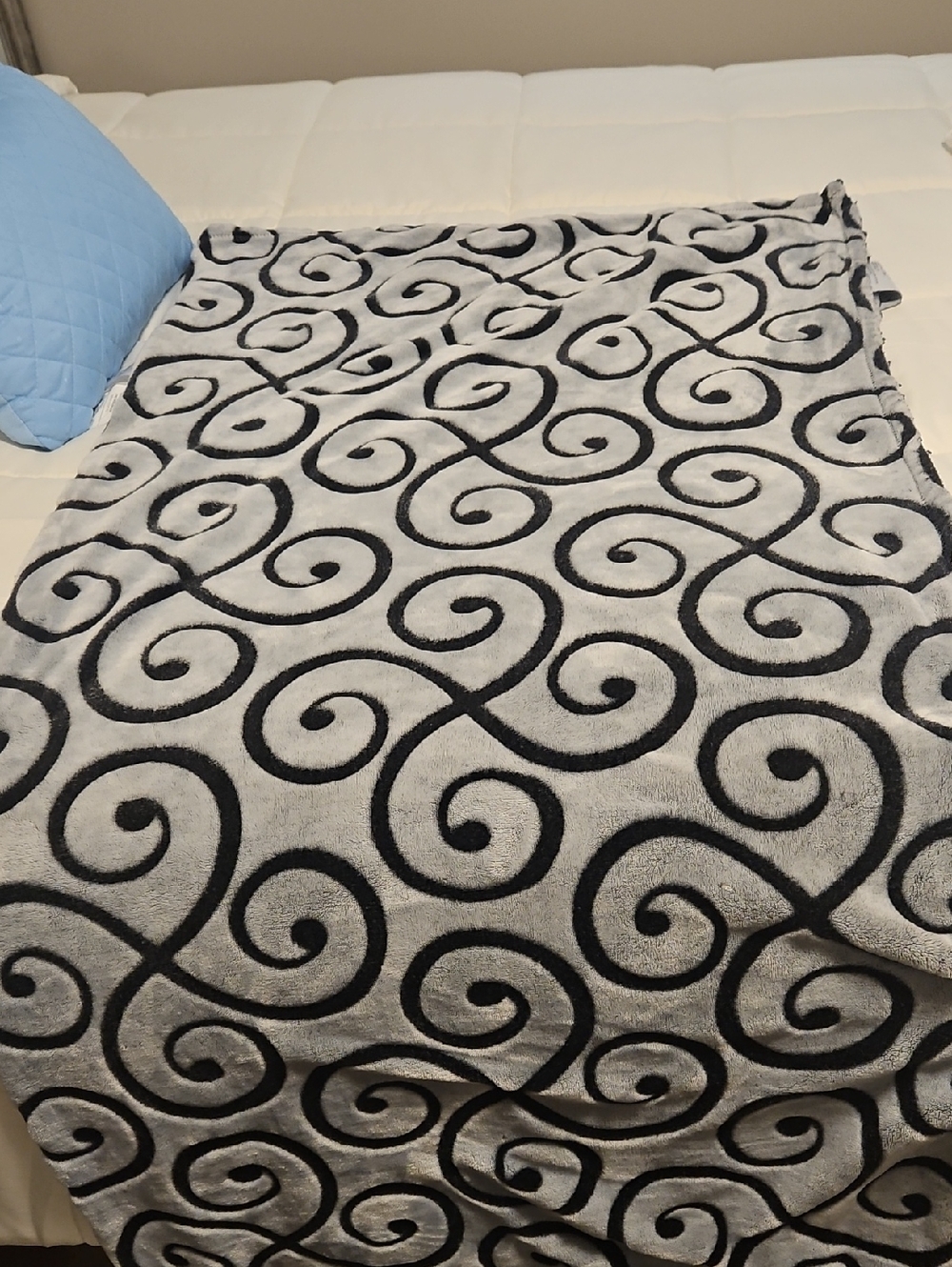 Plush Swirl Fleece Throw Blanket - Gray & Black 60 IN X 70 IN